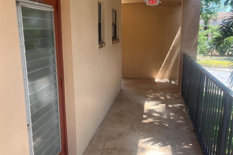 Condominio en venta en Sunrise, Florida, 1 dormitorio, 80.08 m2 № 1142340 - foto 13