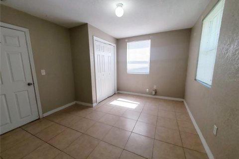 House in Tampa, Florida 3 bedrooms, 113.9 sq.m. № 1390333 - photo 7