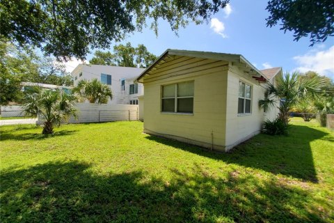 House in Tampa, Florida 3 bedrooms, 113.9 sq.m. № 1390333 - photo 9