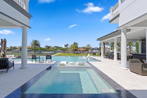 Casa en venta en North Palm Beach, Florida, 7 dormitorios, 736.06 m2 № 1120151 - foto 22