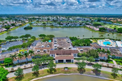 Condo in Delray Beach, Florida, 1 bedroom  № 678612 - photo 25