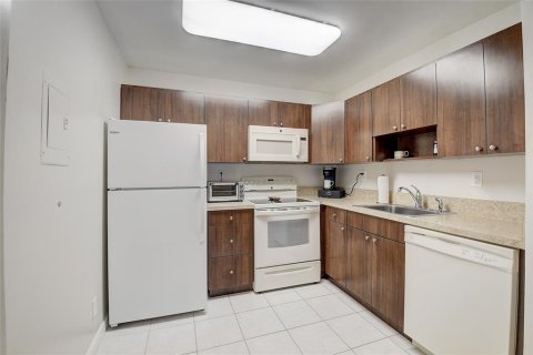 Condo in Delray Beach, Florida, 1 bedroom  № 678612 - photo 15