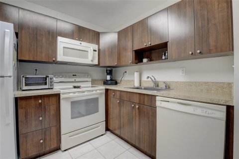 Condo in Delray Beach, Florida, 1 bedroom  № 678612 - photo 14