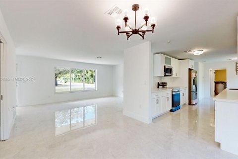 Villa ou maison à vendre à Pinecrest, Floride: 3 chambres, 167.22 m2 № 808831 - photo 27