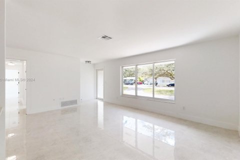 Villa ou maison à vendre à Pinecrest, Floride: 3 chambres, 167.22 m2 № 808831 - photo 24