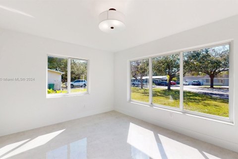 Villa ou maison à vendre à Pinecrest, Floride: 3 chambres, 167.22 m2 № 808831 - photo 12