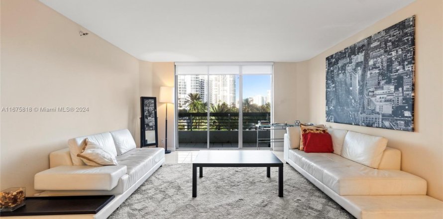 Condo à Aventura, Floride, 2 chambres  № 1401338