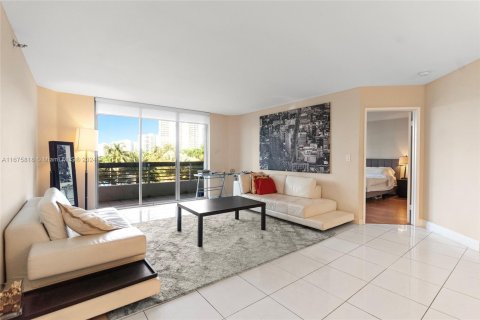 Copropriété à vendre à Aventura, Floride: 2 chambres, 126.81 m2 № 1401338 - photo 9