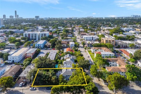 Commercial property in Miami, Florida 330.17 sq.m. № 1413710 - photo 21