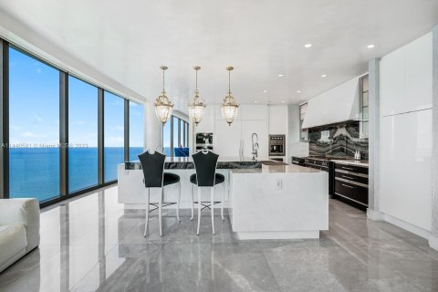 Condominio en venta en Sunny Isles Beach, Florida, 4 dormitorios, 485.14 m2 № 866118 - foto 22