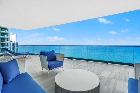 Condominio en venta en Sunny Isles Beach, Florida, 4 dormitorios, 485.14 m2 № 866118 - foto 9
