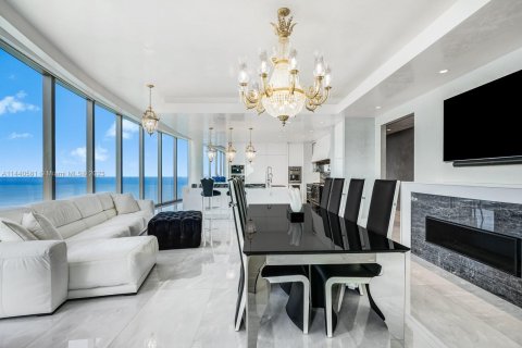 Condominio en venta en Sunny Isles Beach, Florida, 4 dormitorios, 485.14 m2 № 866118 - foto 21