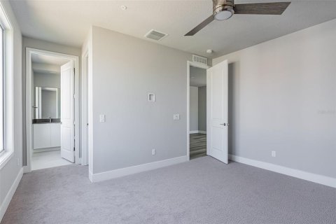 Condominio en venta en Kissimmee, Florida, 5 dormitorios, 251.11 m2 № 795635 - foto 18