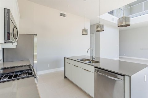 Condominio en venta en Kissimmee, Florida, 5 dormitorios, 251.11 m2 № 795635 - foto 5