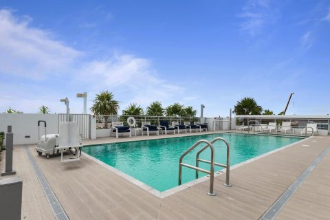 Condo in Bay Harbor Islands, Florida, 2 bedrooms  № 1152299 - photo 1