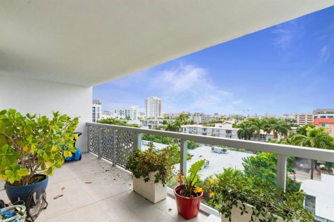 Condominio en venta en Bay Harbor Islands, Florida, 2 dormitorios, 142.33 m2 № 1152299 - foto 19