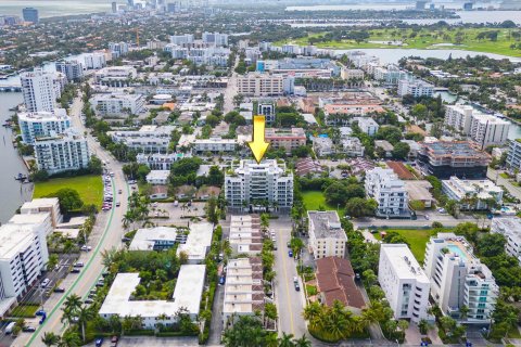 Condo in Bay Harbor Islands, Florida, 2 bedrooms  № 1152299 - photo 6