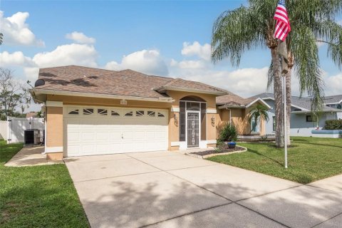 House in New Port Richey, Florida 4 bedrooms, 201.69 sq.m. № 1370012 - photo 1