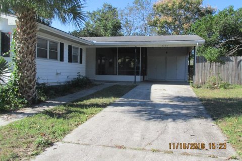 House in Spring Hill, Florida 2 bedrooms, 104.79 sq.m. № 1370276 - photo 1