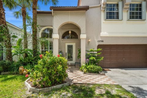 Casa en venta en Pembroke Pines, Florida, 4 dormitorios, 267.56 m2 № 1272145 - foto 2