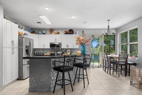 Casa en venta en Pembroke Pines, Florida, 4 dormitorios, 267.56 m2 № 1272145 - foto 8