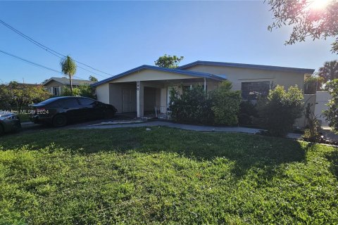 Casa en venta en Lauderhill, Florida, 5 dormitorios, 185.25 m2 № 1272143 - foto 2