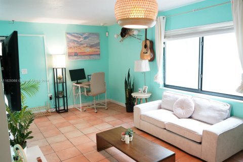 Condo in Miami Beach, Florida, 1 bedroom  № 1272144 - photo 5