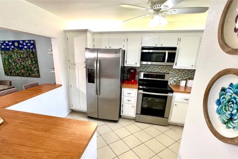 Condo in Deerfield Beach, Florida, 2 bedrooms  № 1294174 - photo 10