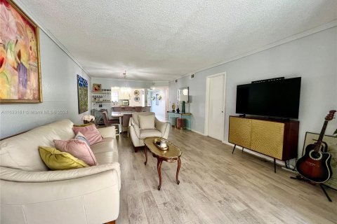 Copropriété à vendre à Deerfield Beach, Floride: 2 chambres, 97.55 m2 № 1294174 - photo 3