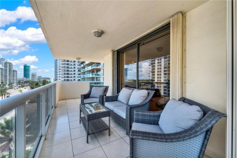 Copropriété à vendre à Miami Beach, Floride: 2 chambres, 126.35 m2 № 1294264 - photo 25