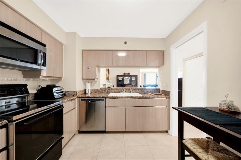 Condo in Miami Beach, Florida, 2 bedrooms  № 1294264 - photo 5