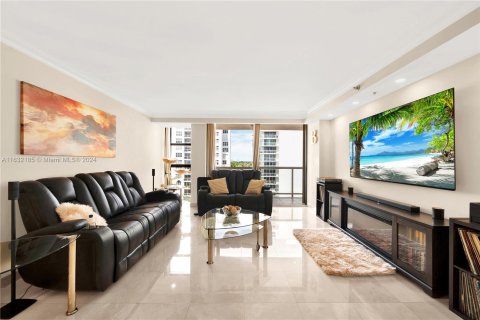 Condo in Miami Beach, Florida, 2 bedrooms  № 1294264 - photo 11