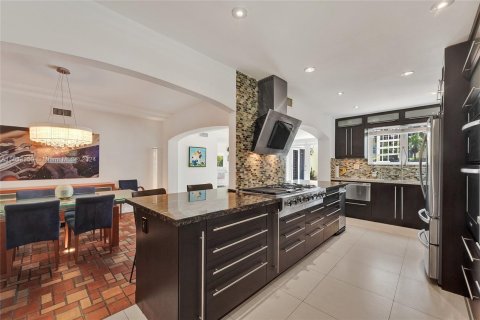 Casa en venta en Miami Beach, Florida, 4 dormitorios, 304.81 m2 № 1294467 - foto 23