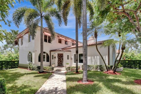 Villa ou maison à vendre à Miami Beach, Floride: 4 chambres, 304.81 m2 № 1294467 - photo 1