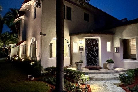 Casa en venta en Miami Beach, Florida, 4 dormitorios, 304.81 m2 № 1294467 - foto 2