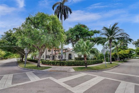 Villa ou maison à vendre à Miami Beach, Floride: 4 chambres, 304.81 m2 № 1294467 - photo 6