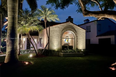 Villa ou maison à vendre à Miami Beach, Floride: 4 chambres, 304.81 m2 № 1294467 - photo 4