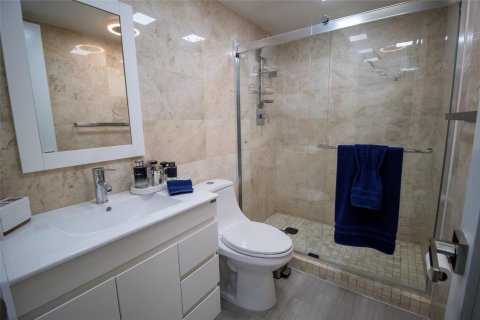 Condo in Pompano Beach, Florida, 3 bedrooms  № 1185167 - photo 9