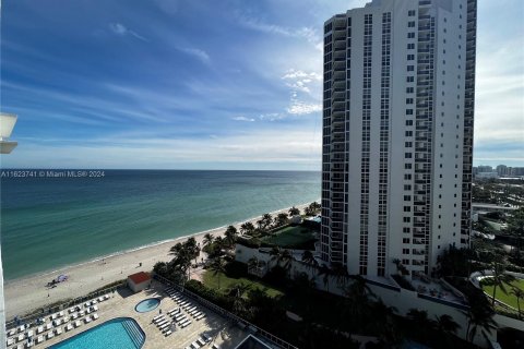 Hotel en venta en Sunny Isles Beach, Florida, 33.44 m2 № 1295024 - foto 19