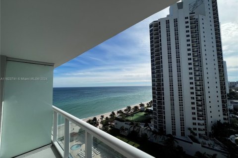 Hotel in Sunny Isles Beach, Florida 33.44 sq.m. № 1295024 - photo 27