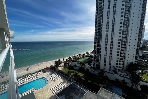 Hotel en venta en Sunny Isles Beach, Florida, 33.44 m2 № 1295024 - foto 26