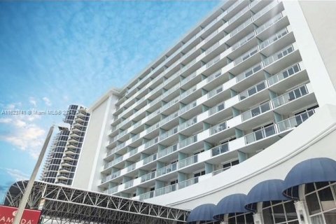 Hotel in Sunny Isles Beach, Florida 33.44 sq.m. № 1295024 - photo 3