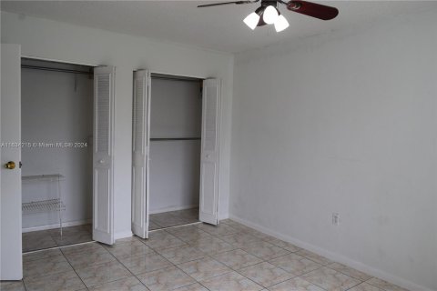 Condominio en venta en Hialeah, Florida, 2 dormitorios, 71.63 m2 № 1295072 - foto 12