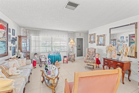 Villa ou maison à vendre à Boynton Beach, Floride: 2 chambres, 132.66 m2 № 1295025 - photo 4