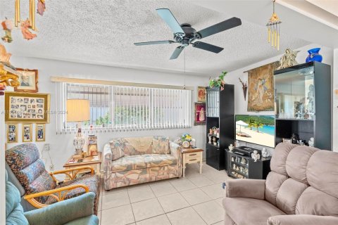 Villa ou maison à vendre à Boynton Beach, Floride: 2 chambres, 132.66 m2 № 1295025 - photo 5