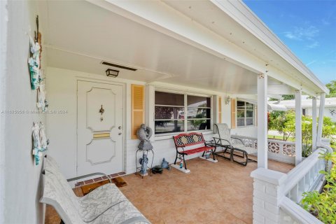 Villa ou maison à vendre à Boynton Beach, Floride: 2 chambres, 132.66 m2 № 1295025 - photo 3