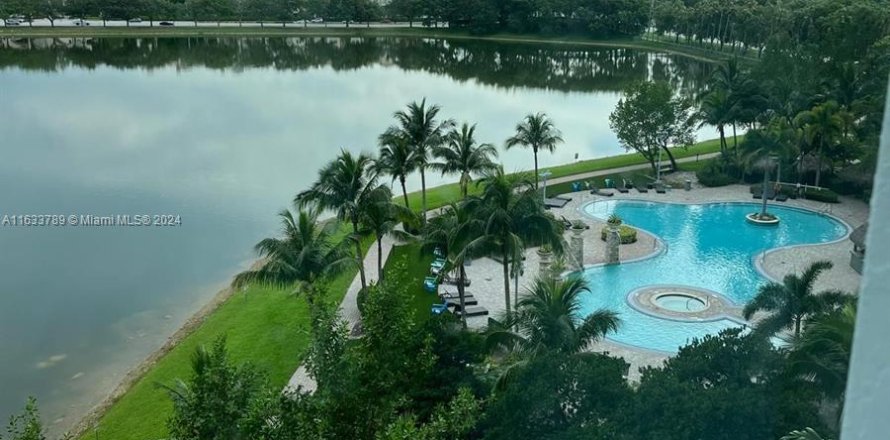 Condo in Sunrise, Florida, 2 bedrooms  № 1294239