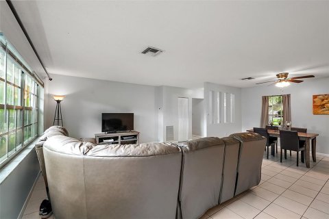 Villa ou maison à vendre à Mount Dora, Floride: 3 chambres, 127.28 m2 № 1339341 - photo 6