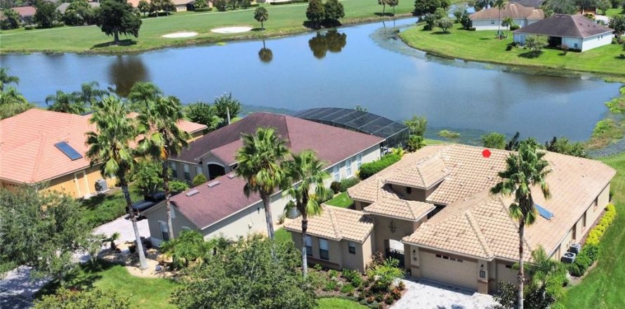 Casa en Kissimmee, Florida 4 dormitorios, 271 m2 № 1339375