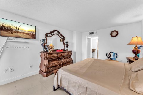 Condo in Miami, Florida, 2 bedrooms  № 1356977 - photo 8